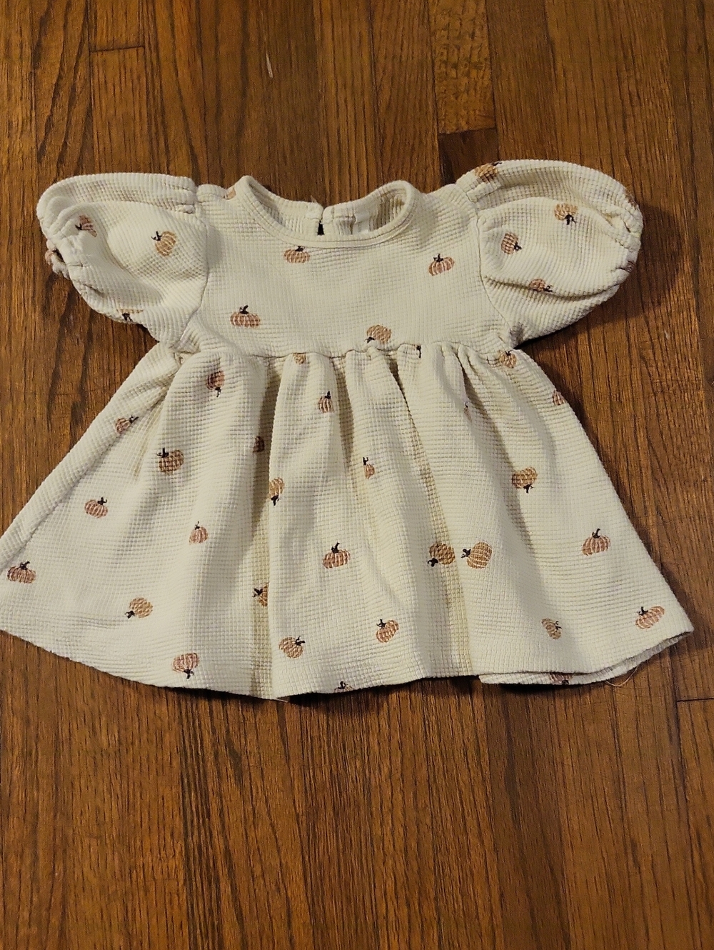 Quincy Mae Cream Dress with Pumpkin Print and Puff Sleeves